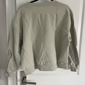 H&M cropped sweatshirt